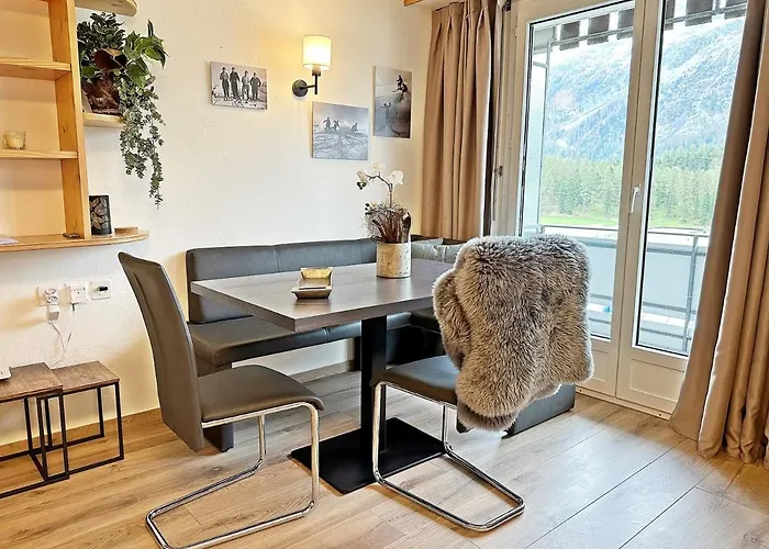 42m2 Alpenschick Mit Balkon, Ausblick, Pool - E405 아파트 세인트모리츠